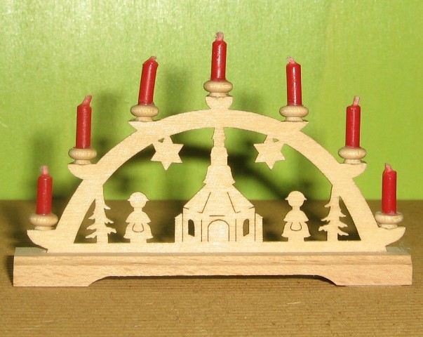 Poppenh : boog kerk met kaars