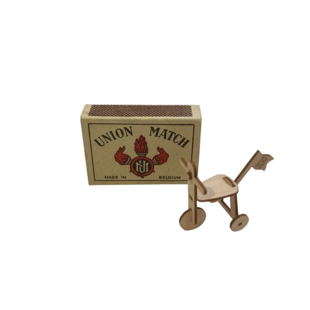 dollhouse,trycicle, driewieler, poppenhuis, minature, klein, christmas christmastree, santa claus