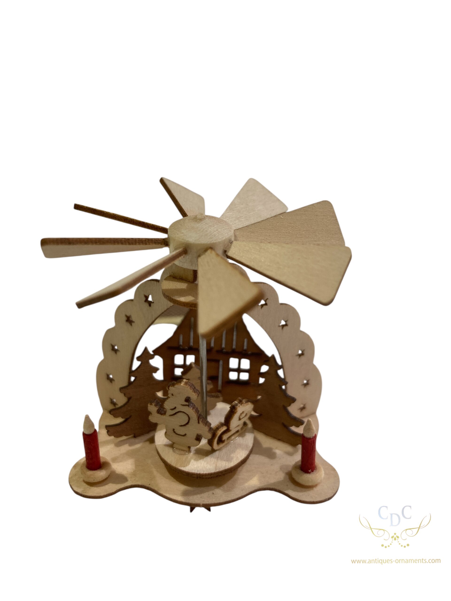 Dollhouse, poppenhuis, miniature, miniatuur, piramide, kerstpiramide, wiehnachtspiramid, christmasdecoration, kerstversiering, christmastree, kerstboom, kerstman, santa claus