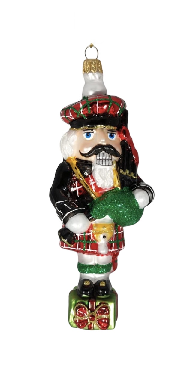 nutkracker, scotland