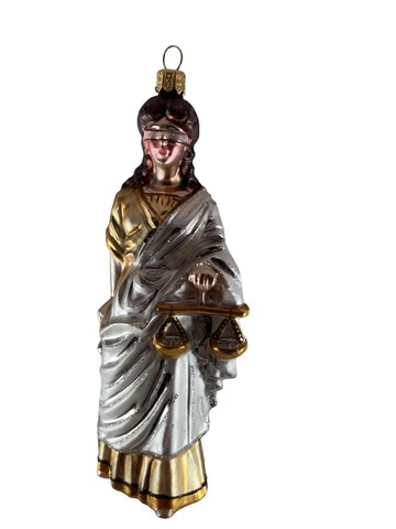 christmas, kerstdecoratie, kerstverhaal, kerstboom, kerstsfeer, christmasdecoration, chrismtasstory, christmastree, glassornament, glasschristmasornament, lady justice, vrouwjusticia, eerlijkheid, waarheid, truth, justicesystem, lawyer, advokaat, rechter, judge, balance, weegschaal, humanity,