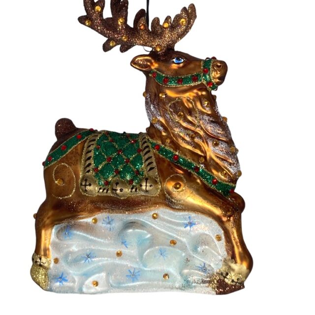 reindeer, rendier, santaclaus, kerstman, sleighe, slee, sleerit, sleigh ride, schaatsend, iceskating, having fun, plezier maken, friends, vrienden,, toys, mouse king , kerst, christmas, kerstdecoratie, kerstverhaal, kerstboom, kerstsfeer, christmasdecoration, chrismtasstory, christmastree, glassornament, glasschristmasornament, bedazzeled, with rhinstones, juweled