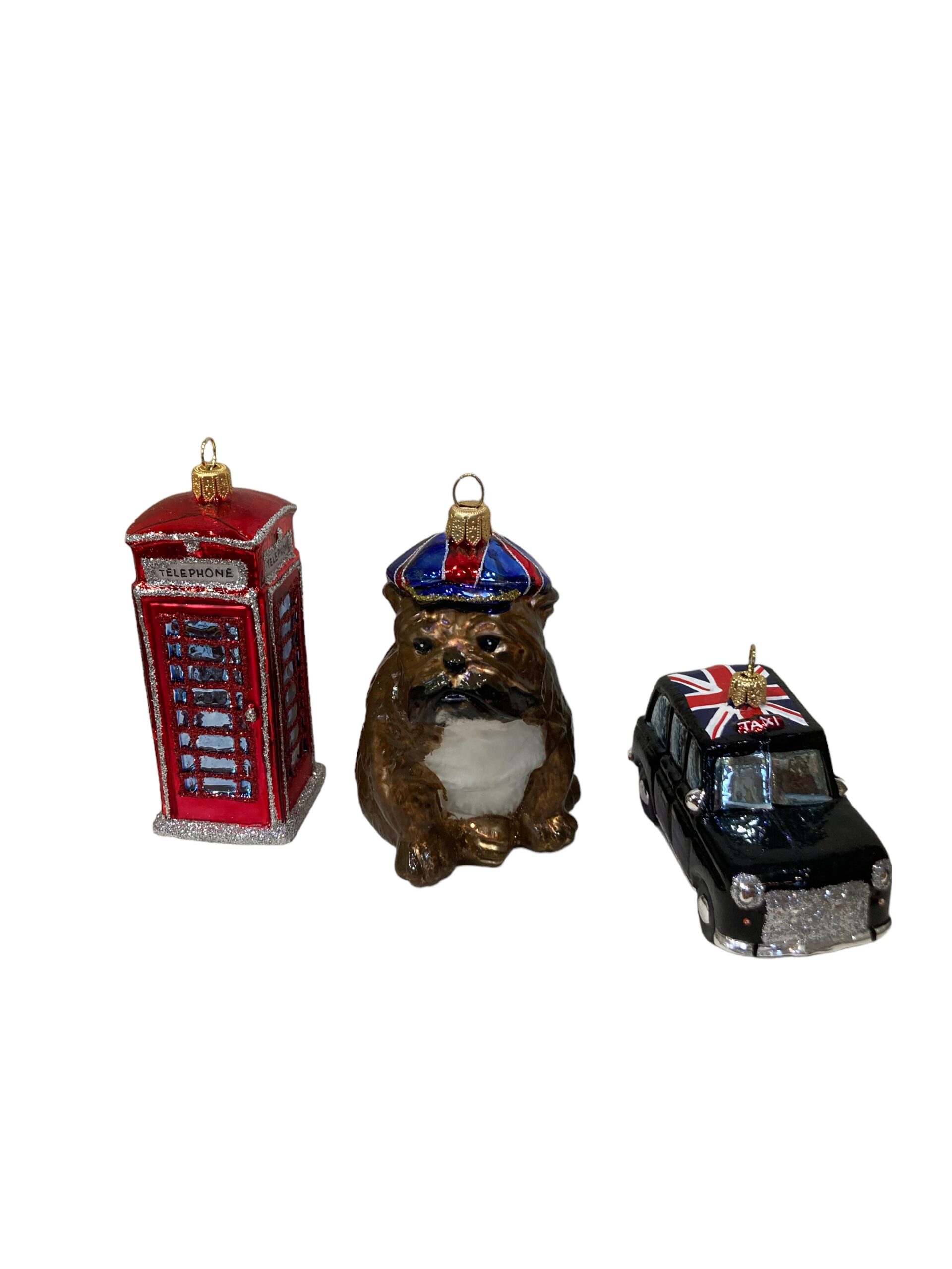 engelse taxi , english cab,buldog, telephone booth, telefooncel, transportation, public transport, openbaarvervoer, greatbritan, engeland, grootbritannie, england, hond, dog, animal, dier,, sneeuwmanshoofd,kerstman, santa, Santa Claus, father nick, kris kringle, father christmas, weihnachtsmann, kerstboom, christmastree, christmas, kerst, kerstdecoratie, kerstbal, christmasdecoration, christmastoy, xmastoy, christmasdecor, wreath, kerstkrans, toerisme, toerist, holiday, nationality, iconic features