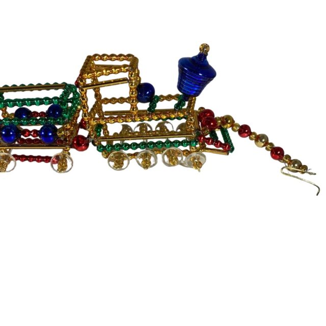 garland, ketting, kerstslinger, christmasgarland, kerst, christmas, christmasdecoration, kerstversiering, xmastoys, xmasgarland, christmastoys, kerskboom, christmastree, holidayornaments, holdiay season, the season to be jolly, kerstkralen, beaded ornaments