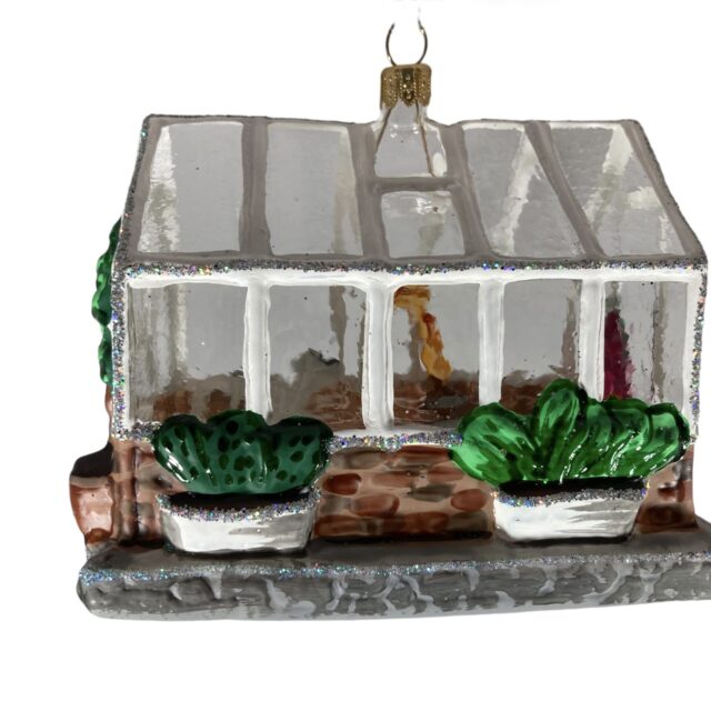Green house, serre, tuin, groene vingers, fauna en flora, nature, forest, natuur, bos, fairytale, sprookje, christmas magic, kerstmagie, wonderland, glass ornament, santa claus, kerstman, kerstmis, christmas, chritmasdecorations, kerst versiering, xmastoys, kerstinspiratie, christmasinspiration, decofun, christmascountdown
