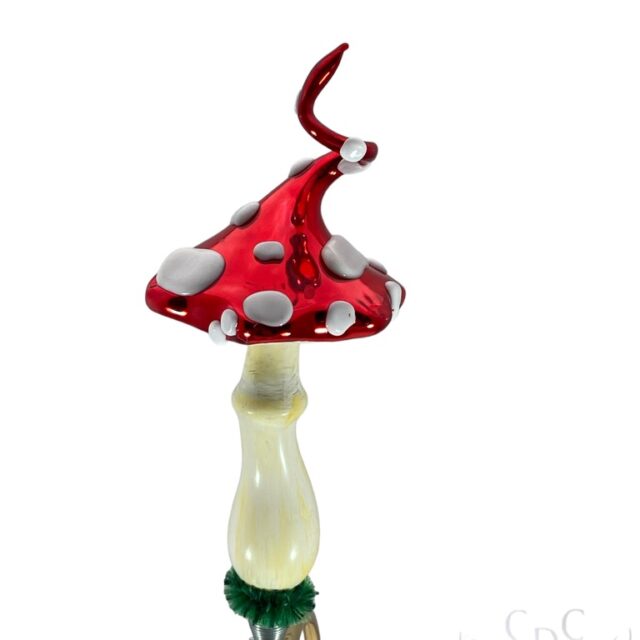 Toadstool, paddestoel, mushroom, vliegenzwam, hkerst, kerstboom, kerstmis, kerstsfeer, christmas, christmasatmosphere, No christmastree without a bunch of mushrooms.