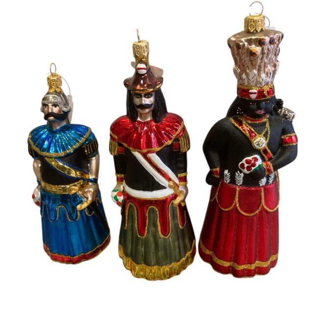 Belgian Folklore : The giants form Dendermonde, Ros beiaard, unesco protected, christmasdecorations, christmastoys