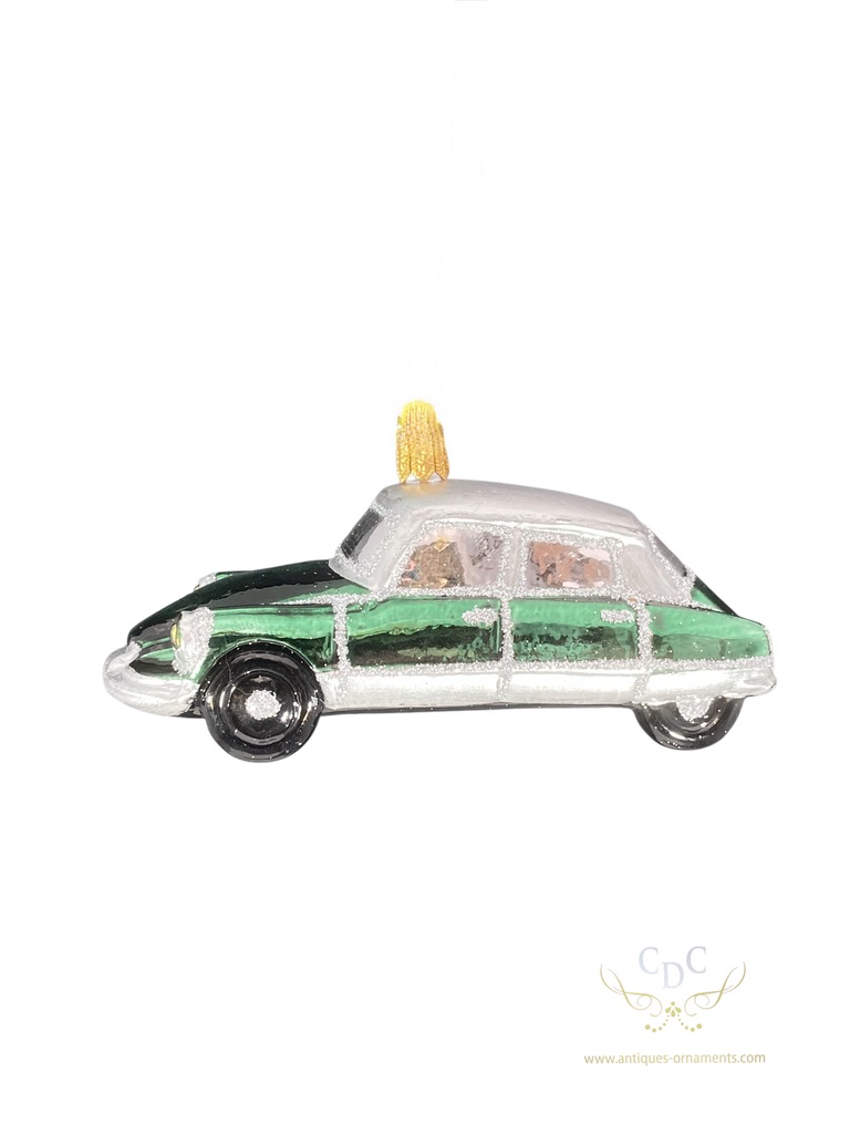 A classic, an icon, treasure the Citroën DS, we nicknamed him the iron. Christmas toys, christmasdecorations, glassornaments, kerst, kerstboom ,iconische auto, transportation,