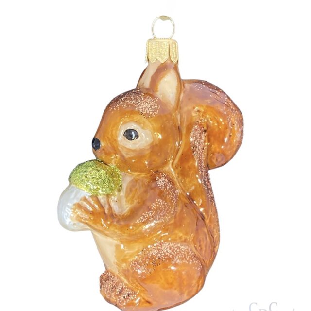 Eekhoorn, squirrel, anitmal, dier, forest animal, wildlife, christmastree, kerstboom, christmasdecorations, kerstversiering, glass ornament,