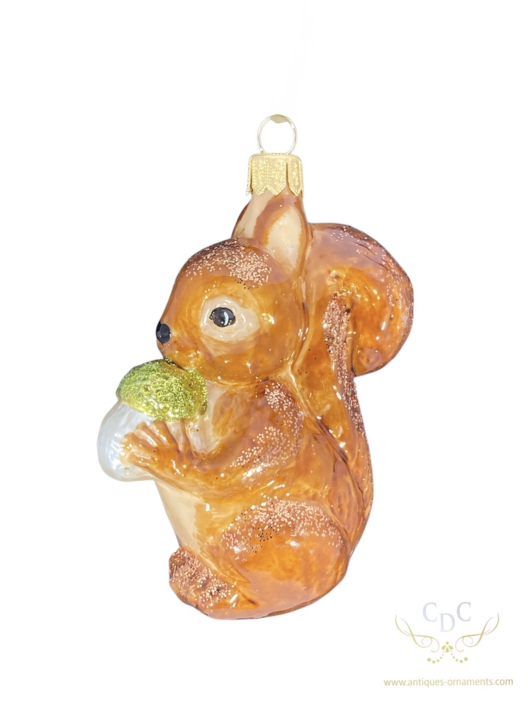Eekhoorn, squirrel, anitmal, dier, forest animal, wildlife, christmastree, kerstboom, christmasdecorations, kerstversiering, glass ornament,