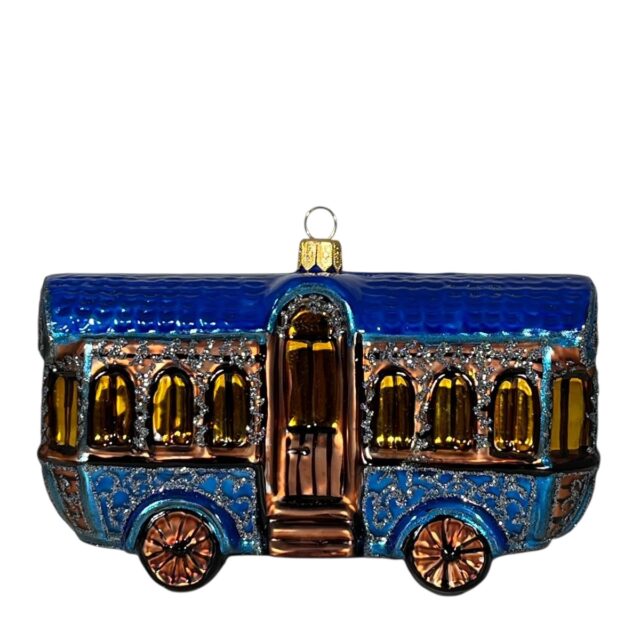 We present to you our gipsy cart, a dream home for some but her just a glass christmas ornament to adorn your christmastree.