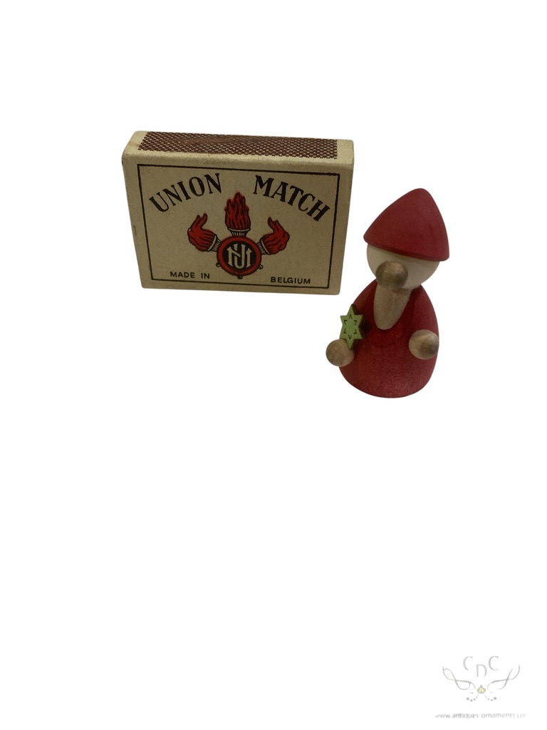 Wichtel : good natured house ghost who brings small presents in the Christmas season - this one brings a star