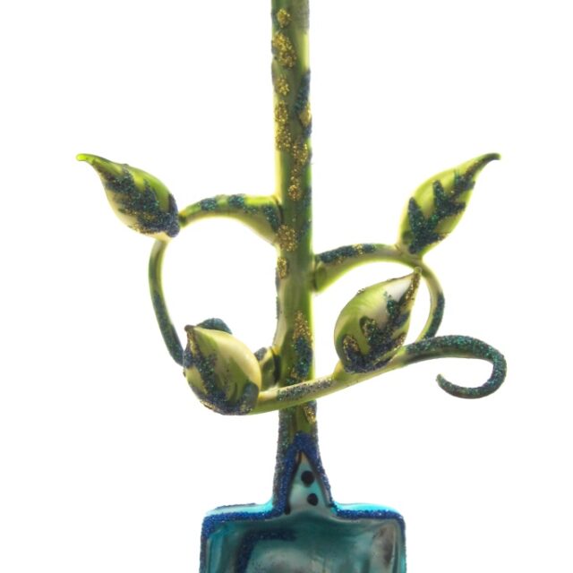 spade, gardentool, garden, elves, dreamworld, one with nature, chritmasdecoration, christmastree, santa claus, kerstdecoratie, spade, kerstboom, kerstinspiratie