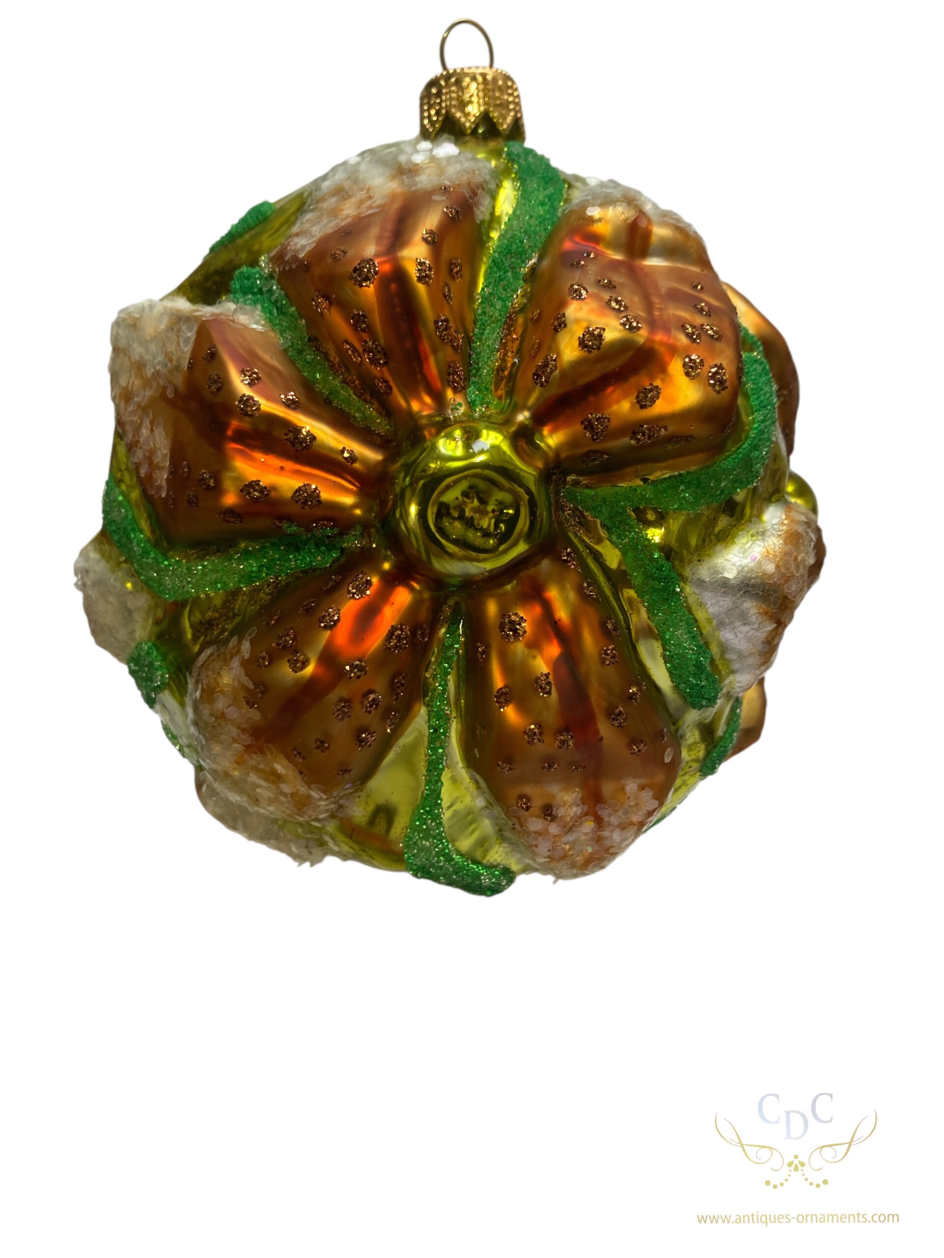 flower ball, bloemenbol; flowers, bloemen, kerstboom,christmastree, glassornaments.