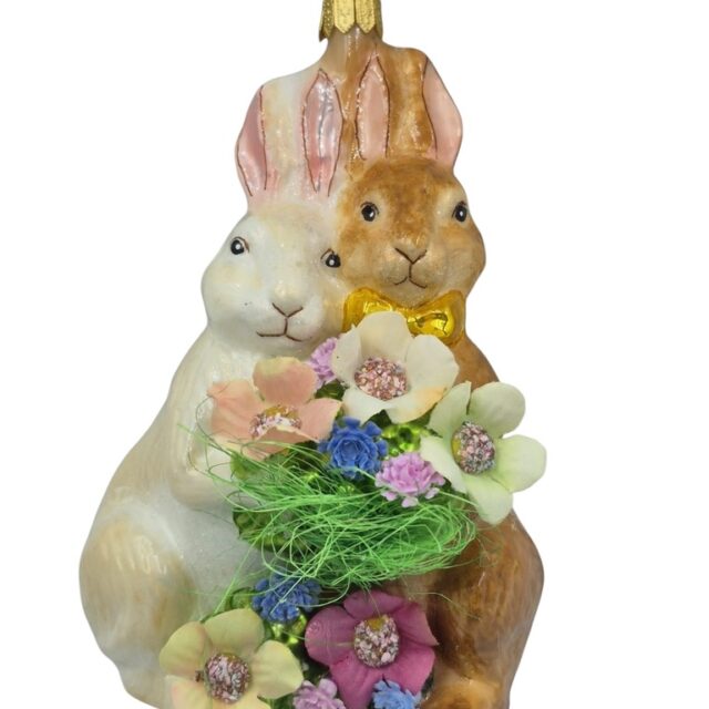 These easterbunnies bring you flowers, deze âashazen brengen bloemen