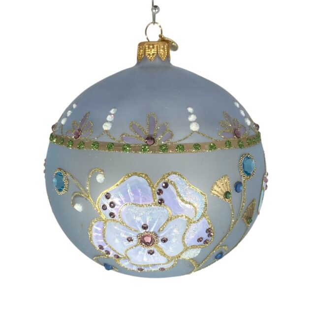 Bedazzled glassornament made by the best european artists. A moent of tranquility i n your christmas decor