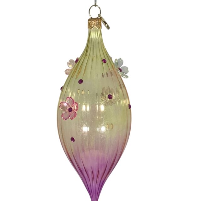 This delicate fairy light is a real magnet in your christmas tree.